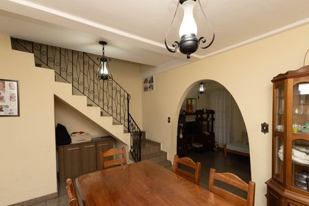 Casa à venda com 60m², 4 quartos e 2 vagas Casa à venda com 60m², 4 quartos e 2 vagasSala de Jantar