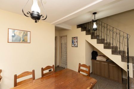 Casa à venda com 60m², 4 quartos e 2 vagas Casa à venda com 60m², 4 quartos e 2 vagasSala de Jantar