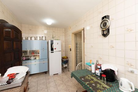 Casa à venda com 60m², 4 quartos e 2 vagas Casa à venda com 60m², 4 quartos e 2 vagasCozinha