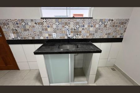 Cozinha de apartamento para alugar com 1 quarto, 50m² em Duarte Silveira, Petrópolis
