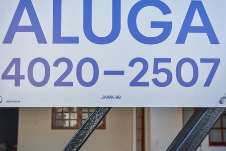 Casa para alugar com 44m², 1 quarto e 1 vaga Casa para alugar com 44m², 1 quarto e 1 vagaFachada