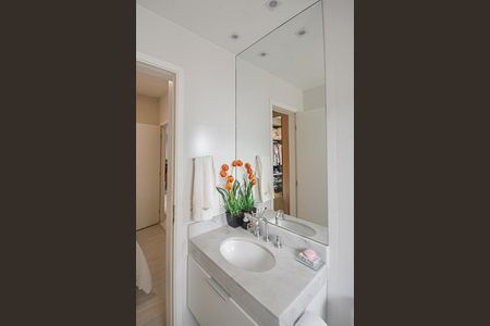 Apartamento à venda com 94m², 2 quartos e 2 vagas Apartamento à venda com 94m², 2 quartos e 2 vagasBanheiro da Suíte