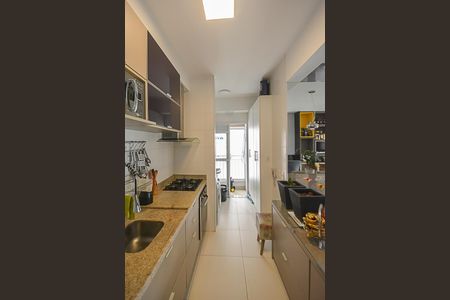 Apartamento à venda com 94m², 2 quartos e 2 vagas Apartamento à venda com 94m², 2 quartos e 2 vagasCozinha