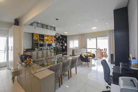 Apartamento à venda com 94m², 2 quartos e 2 vagas Apartamento à venda com 94m², 2 quartos e 2 vagasSala