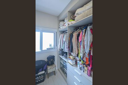 Apartamento à venda com 94m², 2 quartos e 2 vagas Apartamento à venda com 94m², 2 quartos e 2 vagasCloset da suíte
