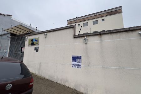 Fachada com placa grande de apartamento para alugar com 2 quartos, 46m² em Parque Sao Miguel, Guarulhos