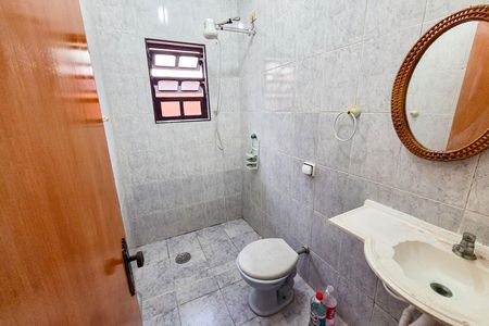 Casa para alugar com 121m², 3 quartos e 2 vagasBanheiro