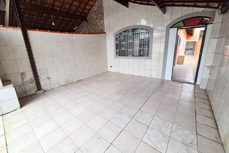Garagem de casa para alugar com 3 quartos, 121m² em Princesa, Praia Grande