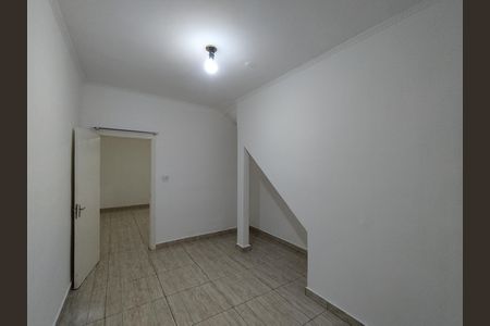 Quarto 2  de casa para alugar com 2 quartos, 40m² em Jardim Patente, São Paulo