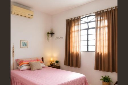Casa para alugar com 120m², 2 quartos e 1 vaga Casa para alugar com 120m², 2 quartos e 1 vagaQuarto