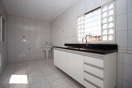 Casa à venda com 50m², 2 quartos e 1 vagaCozinha e Área de Serviço