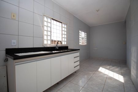 Casa à venda com 50m², 2 quartos e 1 vagaCozinha e Área de Serviço