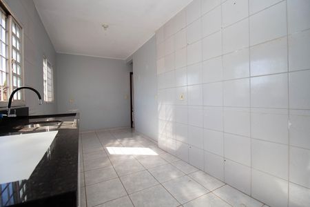 Casa à venda com 50m², 2 quartos e 1 vagaCozinha e Área de Serviço