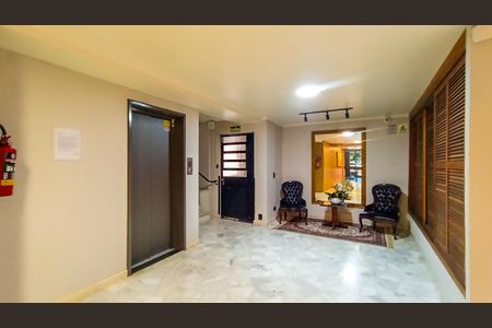 Apartamento à venda com 79m², 3 quartos e 1 vaga Apartamento à venda com 79m², 3 quartos e 1 vagaHall do predio