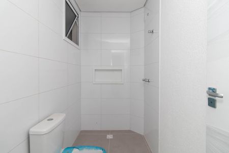 Banheiro social de apartamento à venda com 3 quartos, 79m² em Jardim Botânico, Porto Alegre