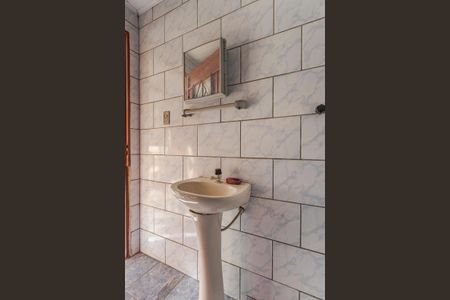 Casa à venda com 48m², 2 quartos e 1 vagaÁrea de Serviço