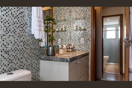 Apartamento à venda com 69m², 2 quartos e 1 vaga Apartamento à venda com 69m², 2 quartos e 1 vagaBanheiro