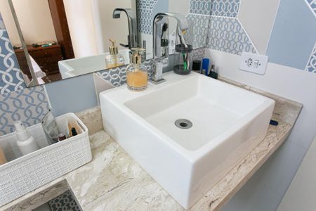 Apartamento para alugar com 69m², 2 quartos e 1 vaga Apartamento para alugar com 69m², 2 quartos e 1 vagaBanheiro da Suíte