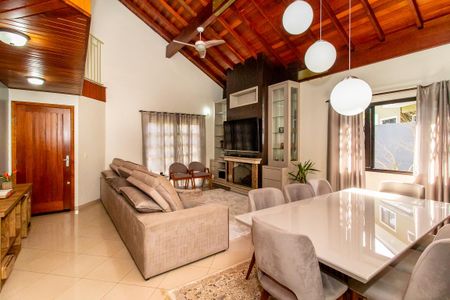 Sala de casa à venda com 4 quartos, 350m² em Cidade Industrial, Curitiba