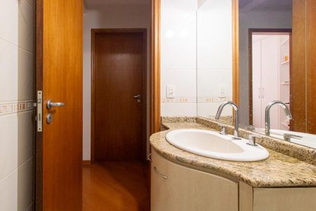Casa à venda com 350m², 4 quartos e 2 vagasBanheiro Social