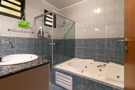 Casa à venda com 350m², 4 quartos e 2 vagasBanheiro da Suíte