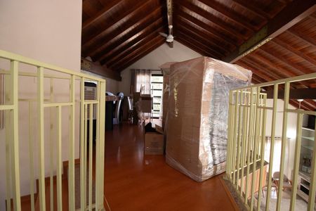 Sala de TV de casa à venda com 4 quartos, 350m² em Cidade Industrial, Curitiba