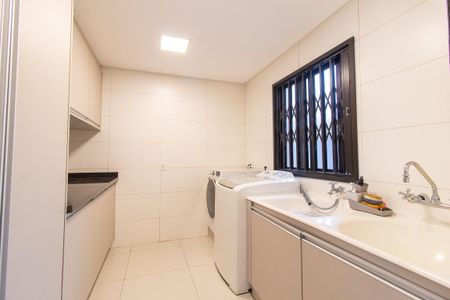 Área de Serviço de casa à venda com 4 quartos, 350m² em Cidade Industrial, Curitiba