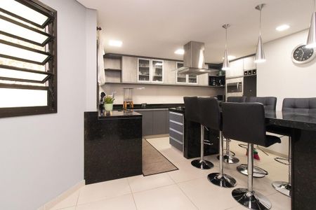 Casa à venda com 350m², 4 quartos e 2 vagasCozinha - Armários