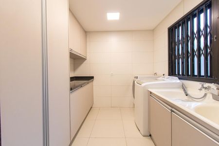 Casa à venda com 350m², 4 quartos e 2 vagasÁrea de Serviço