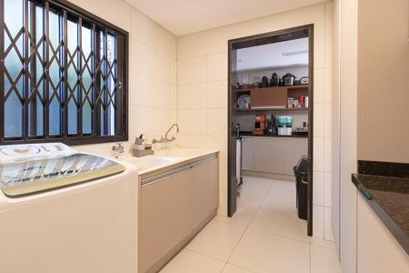 Casa à venda com 350m², 4 quartos e 2 vagasÁrea de Serviço