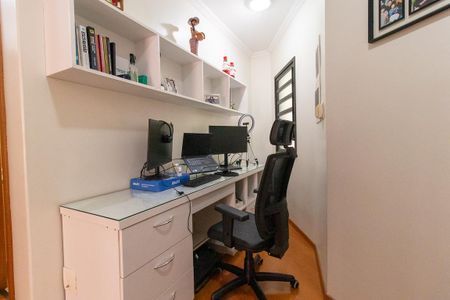 Casa à venda com 350m², 4 quartos e 2 vagasEscritório