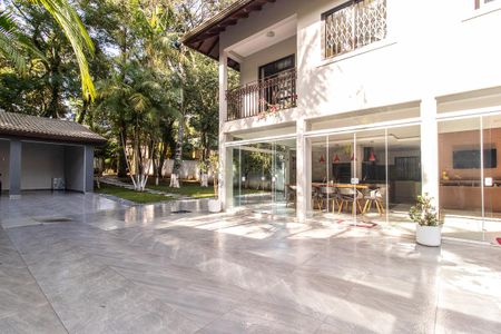 Casa à venda com 350m², 4 quartos e 2 vagasÁrea externa
