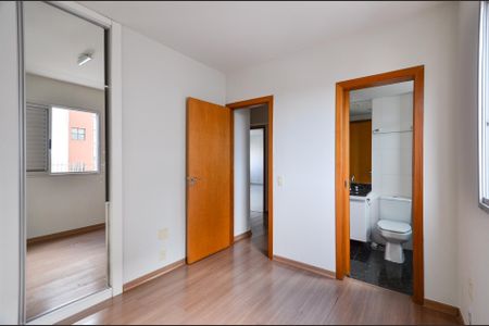 Apartamento para alugar com 110m², 3 quartos e 2 vagasSemi-Suíte