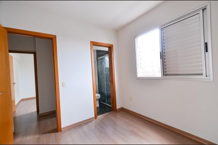 Apartamento para alugar com 110m², 3 quartos e 2 vagasSemi-Suíte