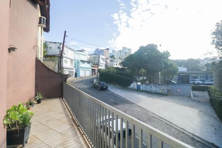 Apartamento à venda com 100m², 3 quartos e 3 vagas Apartamento à venda com 100m², 3 quartos e 3 vagasVaranda