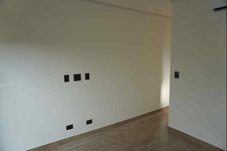 Casa de condomínio à venda com 131m², 2 quartos e 2 vagasSuíte