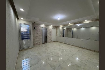 Casa à venda com 570m², 3 quartos e 2 vagas Casa à venda com 570m², 3 quartos e 2 vagasSala