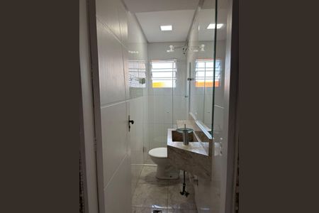 Casa à venda com 570m², 3 quartos e 2 vagas Casa à venda com 570m², 3 quartos e 2 vagasBanheiro