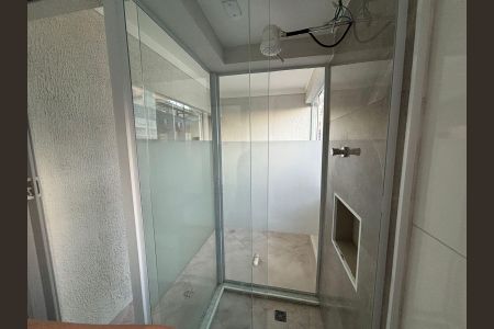 Casa à venda com 570m², 3 quartos e 2 vagas Casa à venda com 570m², 3 quartos e 2 vagasBanheiro suíte