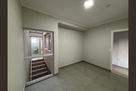 Casa à venda com 570m², 3 quartos e 2 vagas Casa à venda com 570m², 3 quartos e 2 vagasQuarto 2