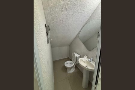 Casa à venda com 570m², 3 quartos e 2 vagas Casa à venda com 570m², 3 quartos e 2 vagasBanheiro