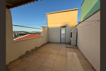 Casa à venda com 570m², 3 quartos e 2 vagas Casa à venda com 570m², 3 quartos e 2 vagasÁrea comum - Churrasqueira