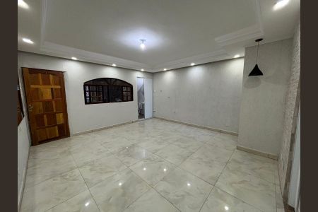 Casa à venda com 570m², 3 quartos e 2 vagas Casa à venda com 570m², 3 quartos e 2 vagasSala