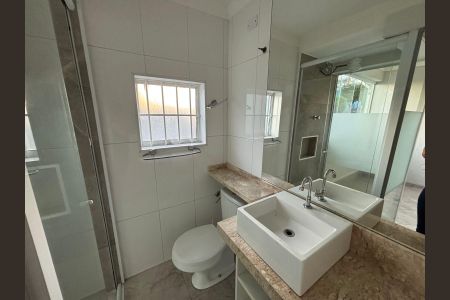 Casa à venda com 570m², 3 quartos e 2 vagas Casa à venda com 570m², 3 quartos e 2 vagasBanheiro suíte