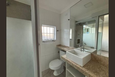 Casa à venda com 570m², 3 quartos e 2 vagas Casa à venda com 570m², 3 quartos e 2 vagasBanheiro suíte