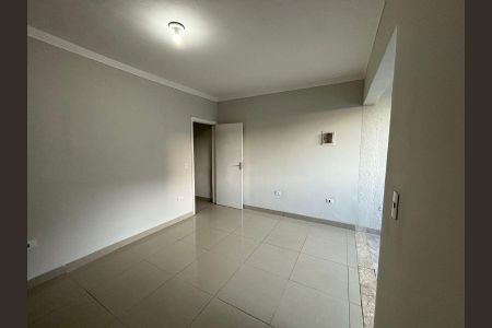 Casa à venda com 570m², 3 quartos e 2 vagas Casa à venda com 570m², 3 quartos e 2 vagasQuarto 3 suíte