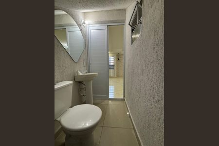 Casa à venda com 570m², 3 quartos e 2 vagas Casa à venda com 570m², 3 quartos e 2 vagasBanheiro