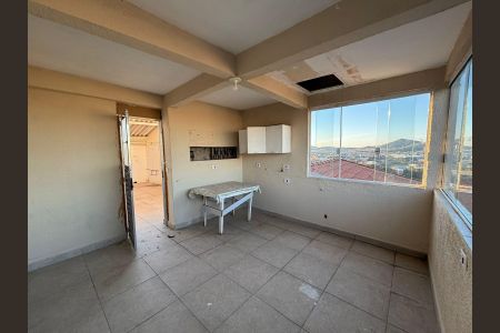 Casa à venda com 570m², 3 quartos e 2 vagas Casa à venda com 570m², 3 quartos e 2 vagasQuartinho área da churrasqueira