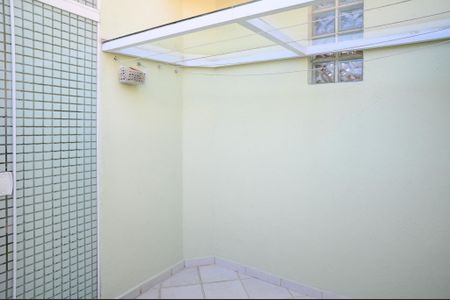 Casa de condomínio à venda com 120m², 3 quartos e 2 vagas Casa de condomínio à venda com 120m², 3 quartos e 2 vagasQuintal