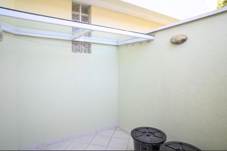 Casa de condomínio à venda com 120m², 3 quartos e 2 vagas Casa de condomínio à venda com 120m², 3 quartos e 2 vagasQuintal